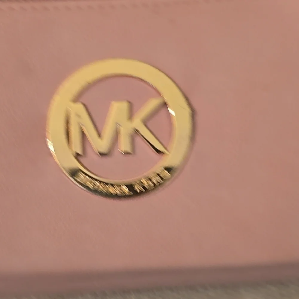Michael Kors INSPIRED Pink Wallet with Gold Logo and Zipper Closure - Picture 6 of 7